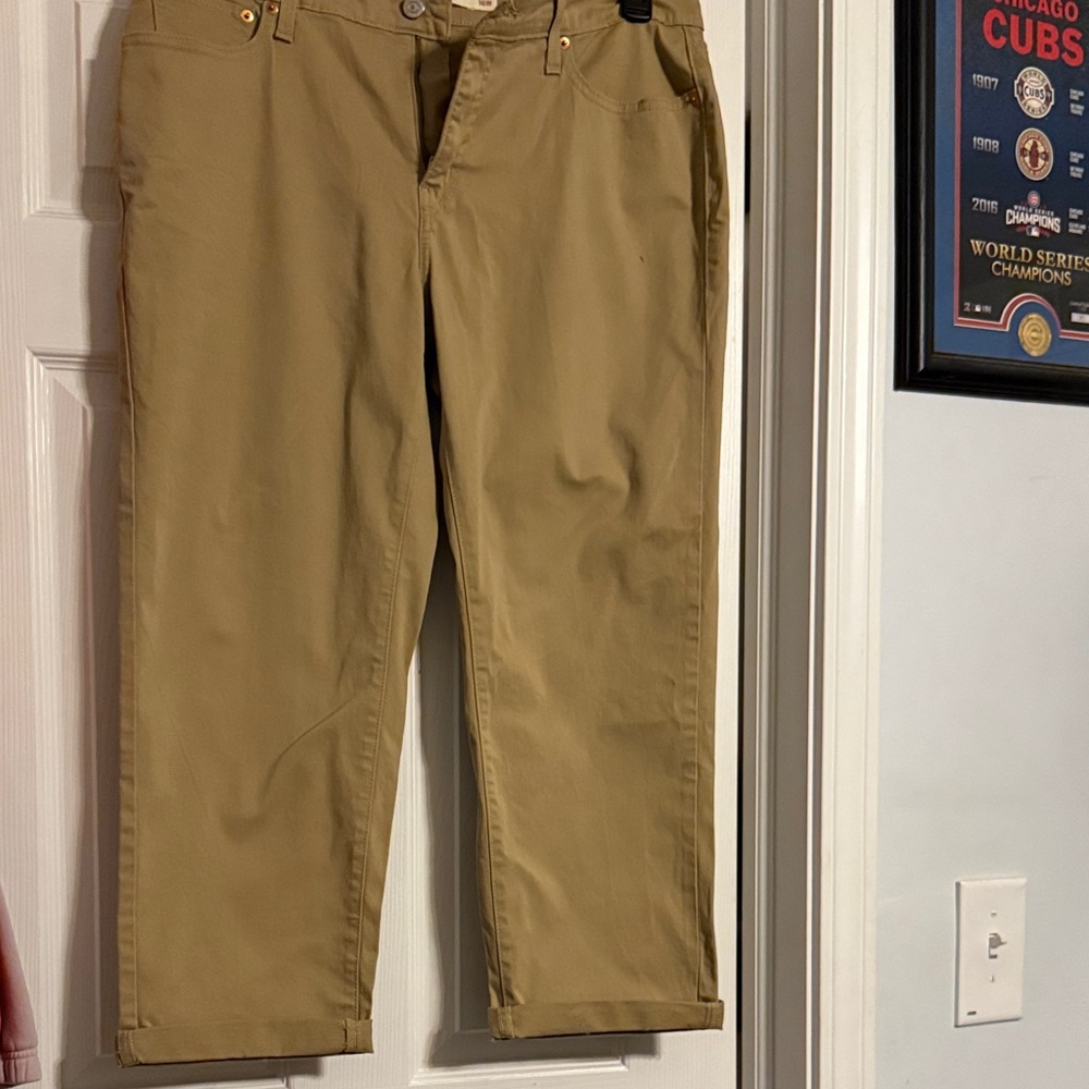 Levi's Women's Tan Cropped Pants